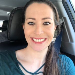 Meet your Posher, Lauren